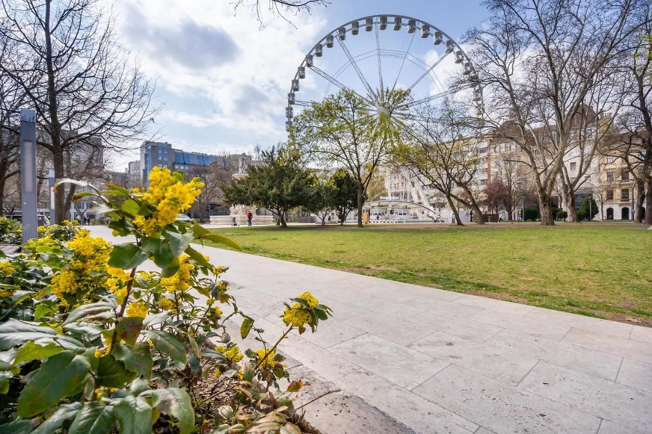 Amora Homes Breathless Basilica View Elegant Flat With Balcony Need Reservation X Free Parking Budapest