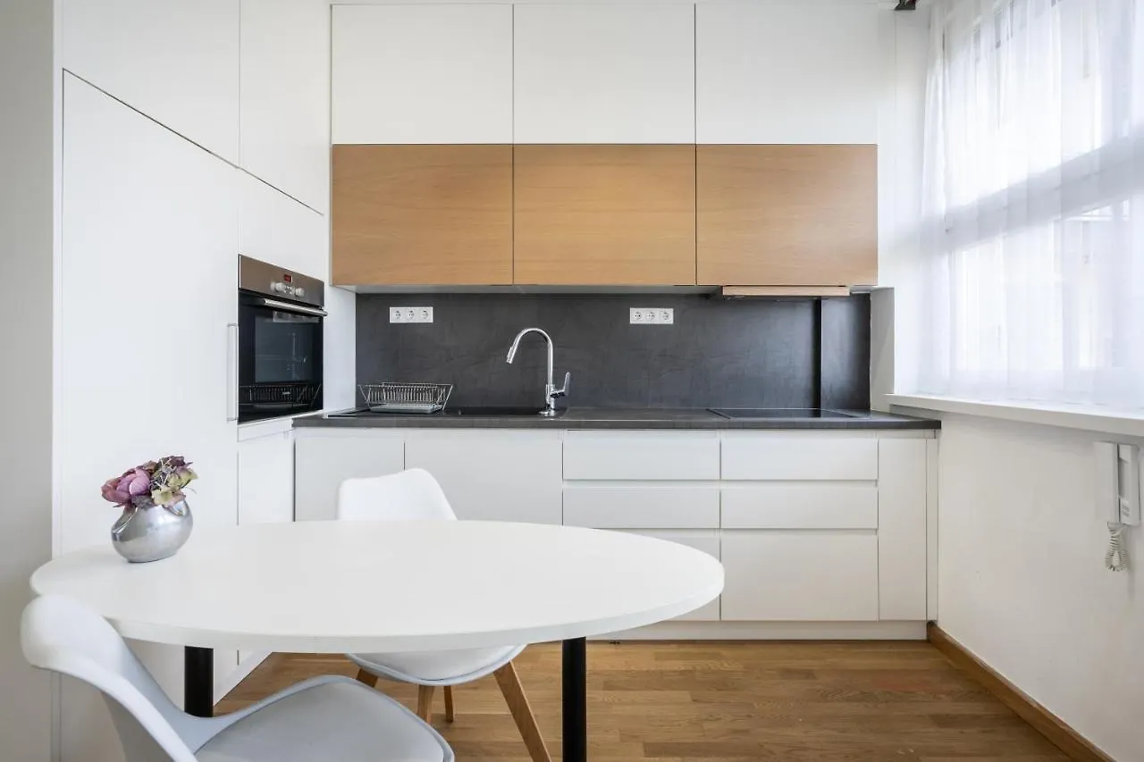 Amora Homes Breathless Basilica View Elegant Flat With Balcony Need Reservation X Free Parking Budapest